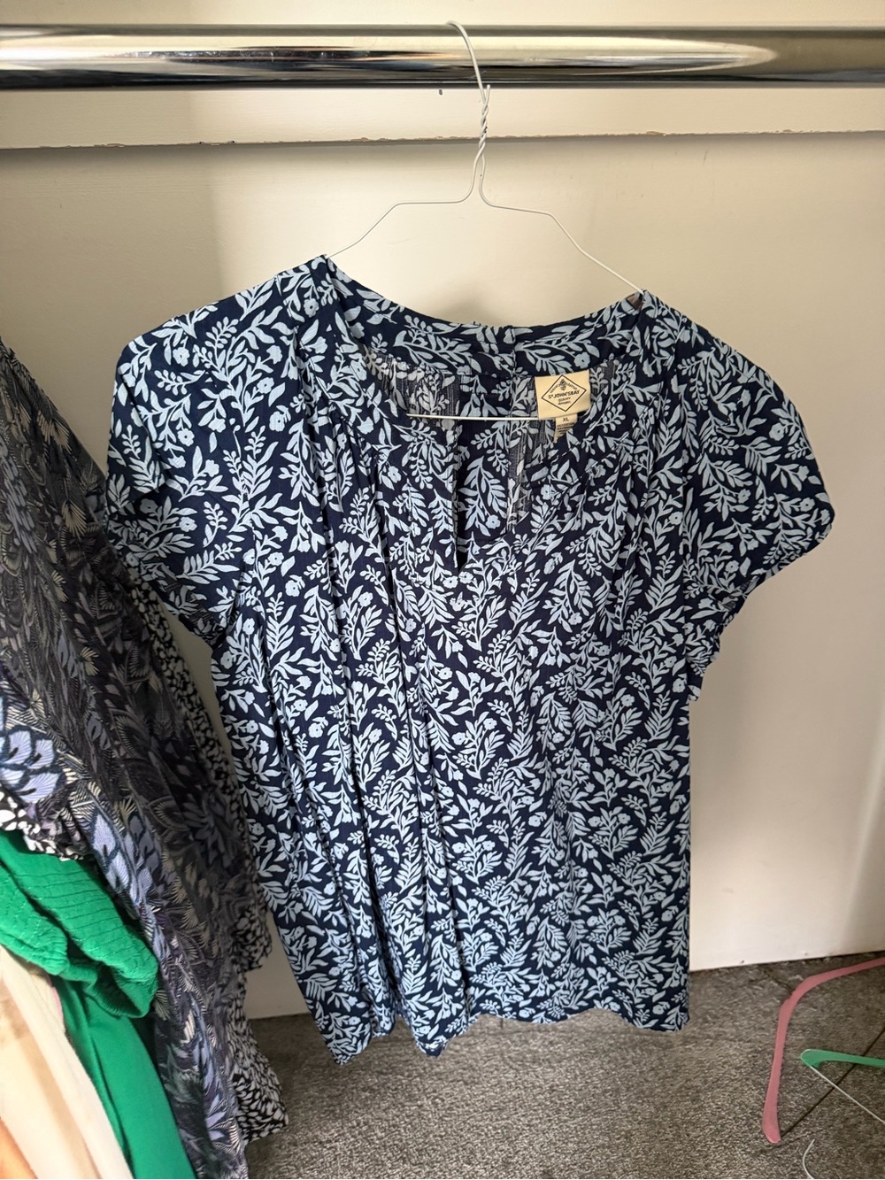 St. John’s Bay Women’s Short Sleeve Blouse Top Blue White Floral Size XL